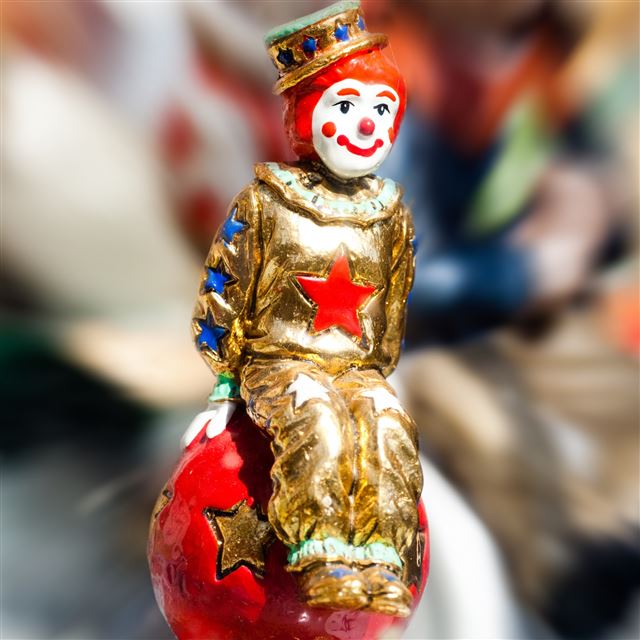 2048x2048 Happy Ending - clown iPad Air Wallpaper