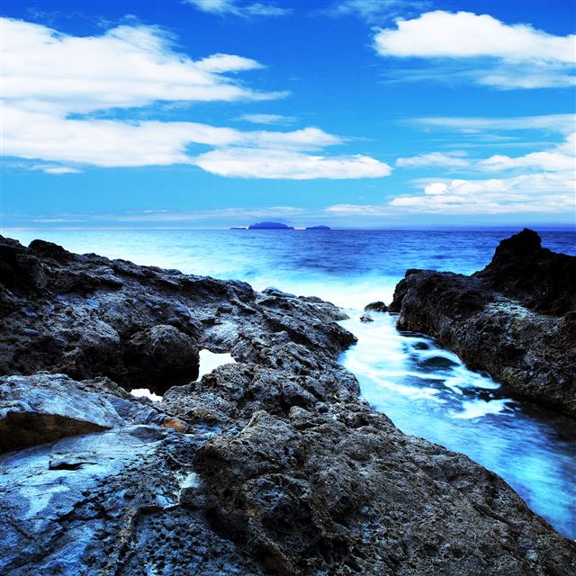 2048x2048 Sea Stones -  iPad Wallpaper