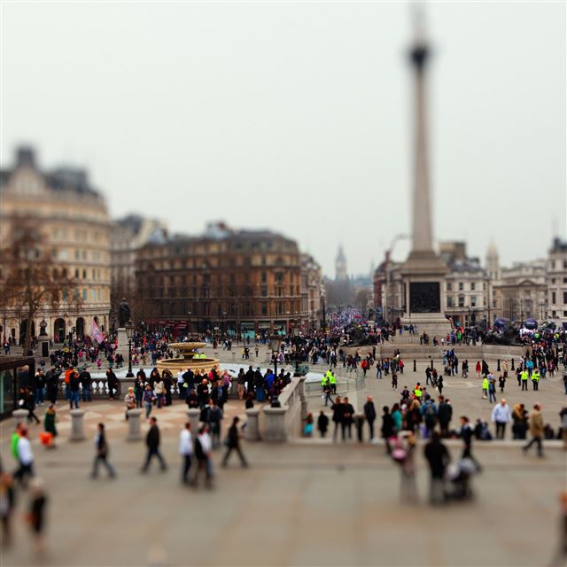 2048x2048 Tilt Shift London - people iPad Air Wallpaper