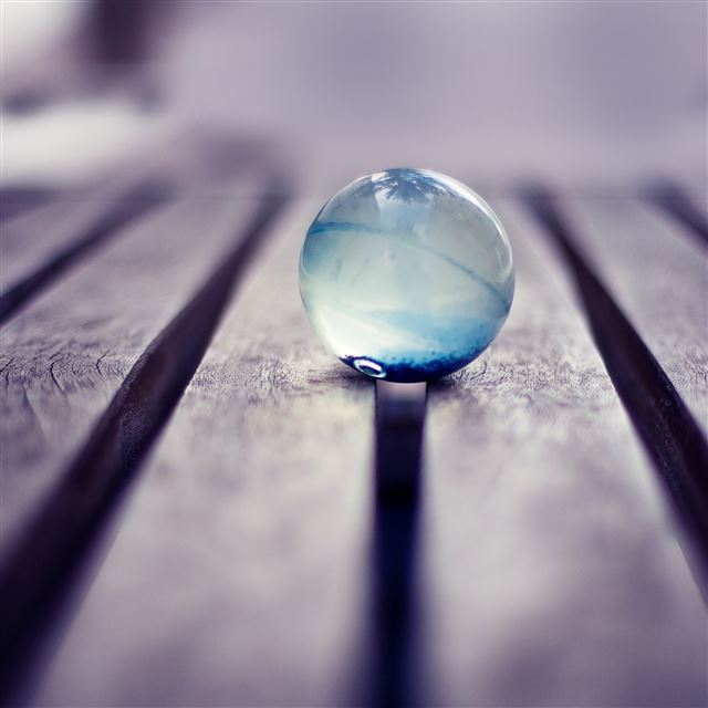 2048x2048 Glass Bead - crystal iPad Air Wallpaper