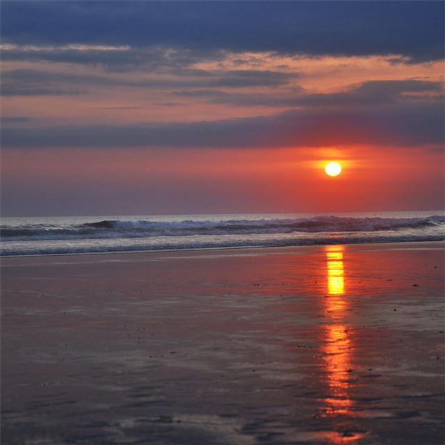2048x2048 beach sunset morning 4k - sunset iPad Air Wallpaper