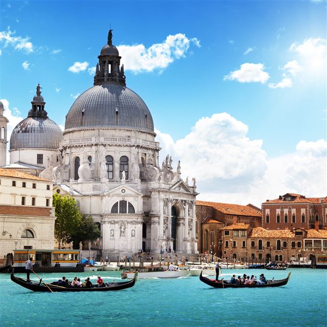2048x2048 Amazing View from Venice - sky iPad Air Wallpaper