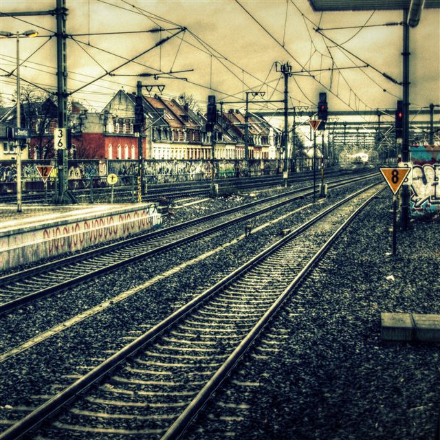 2048x2048 Train Station Hdr - train iPad Air Wallpaper