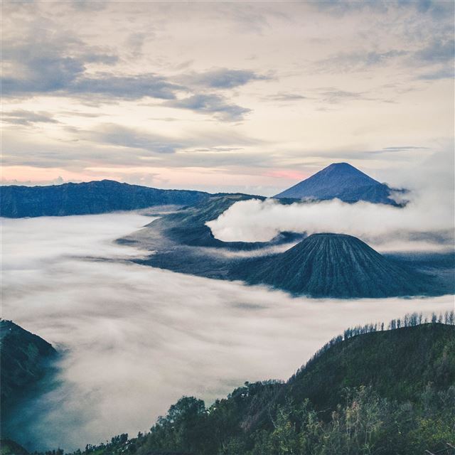 2048x2048 mount bromo east java indonesia 4k - indonesia iPad Air Wallpaper