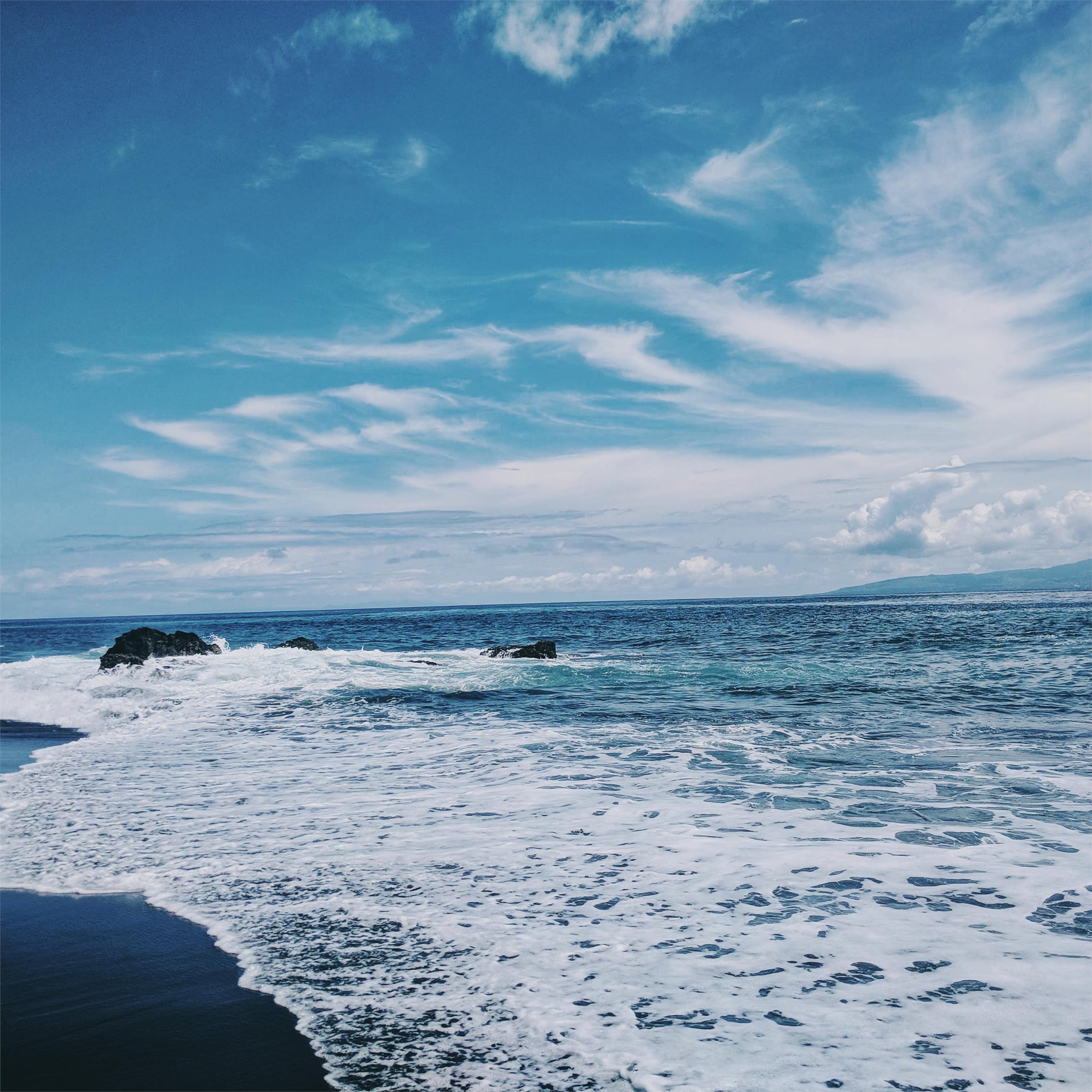 sea shore under blue sky 4k iPad Air Wallpapers Free Download