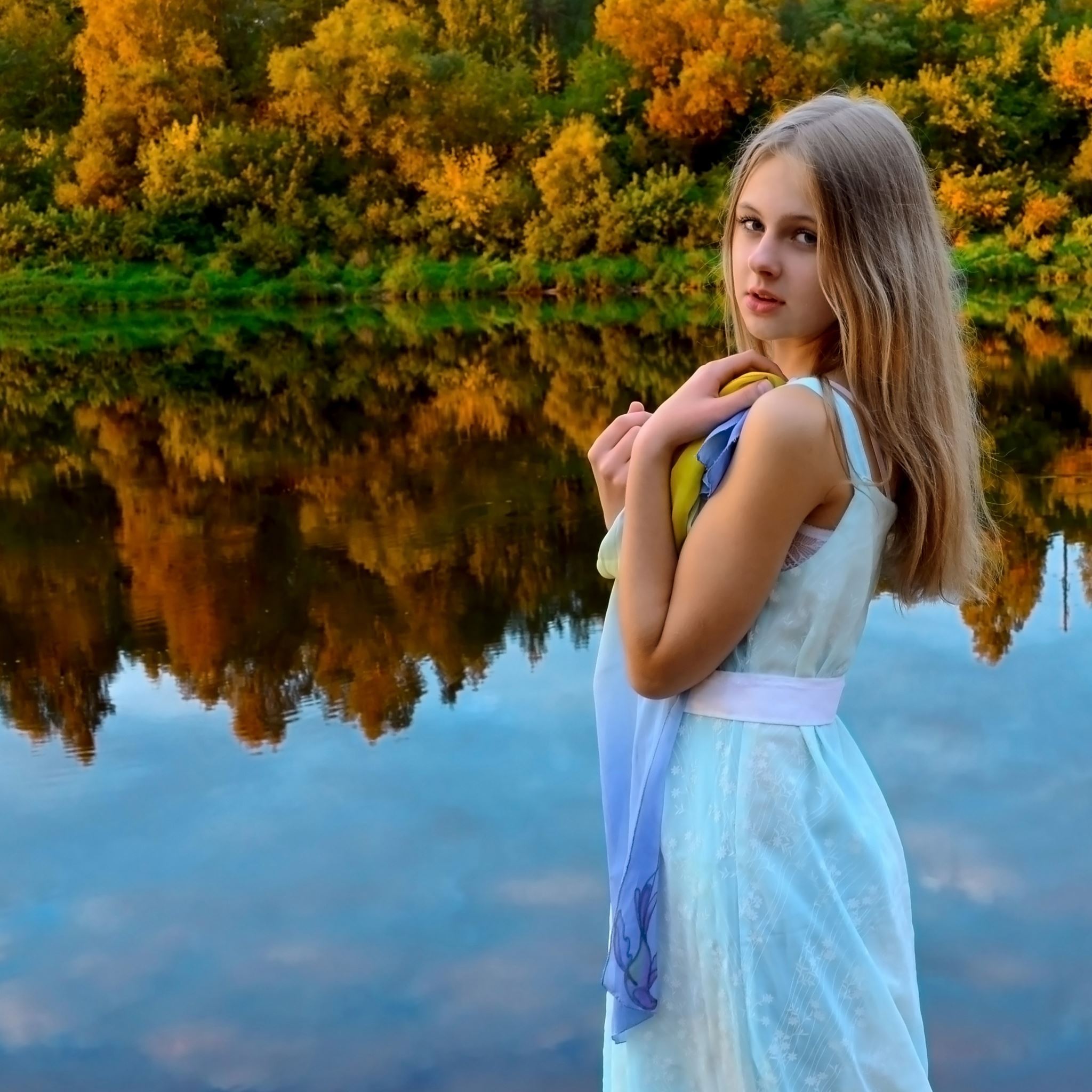 Girl and landscape iPad Air wallpaper 