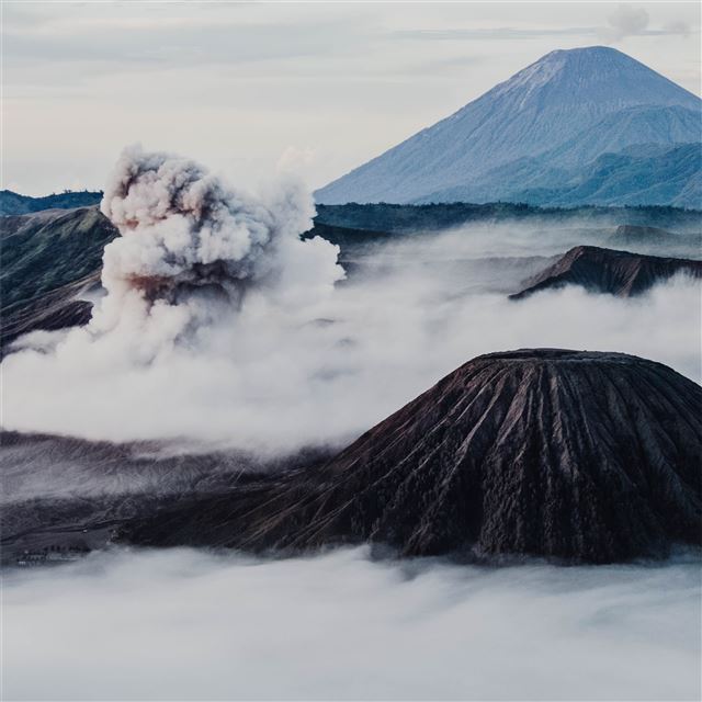 2048x2048 mount bromo east java indonesia - world iPad Air Wallpaper