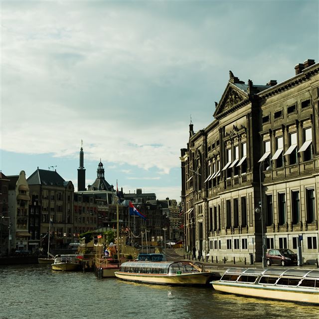 2048x2048 Rokin Amsterdam - river iPad Air Wallpaper