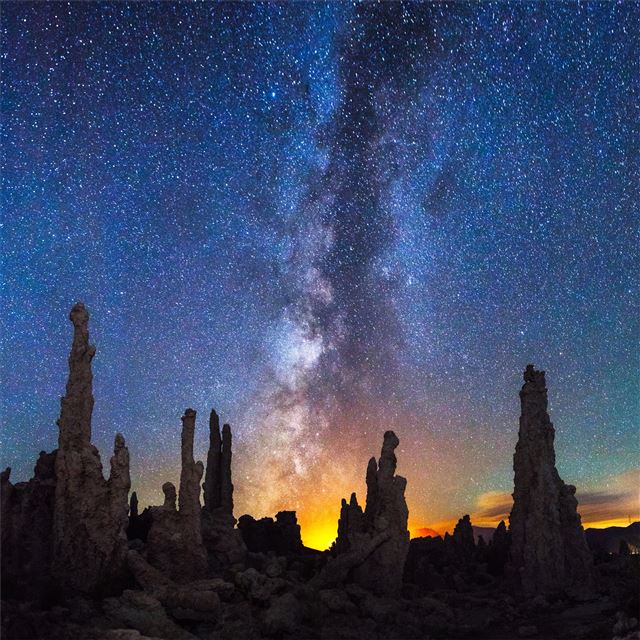 2048x2048 mono lake near mammoth lakes california milky way -  iPad Air Wallpaper