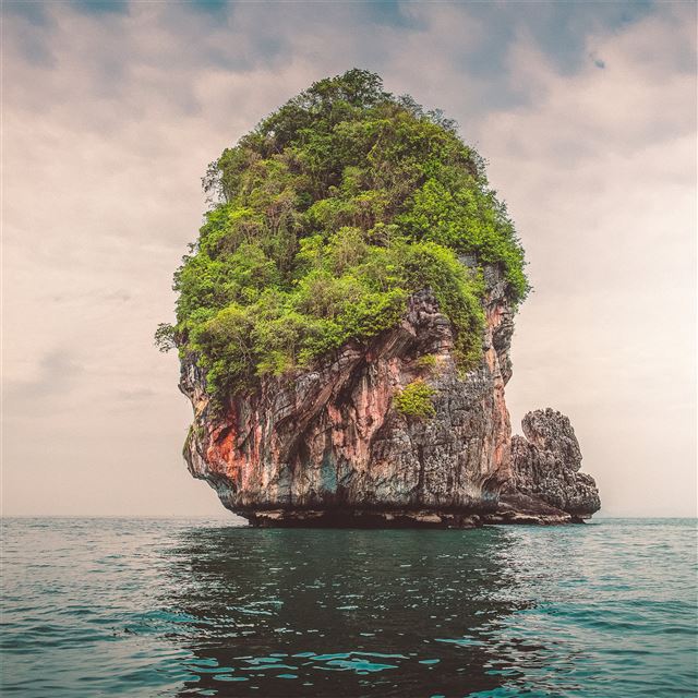 2732x2732 lonely island 4k -  iPad Pro Wallpaper