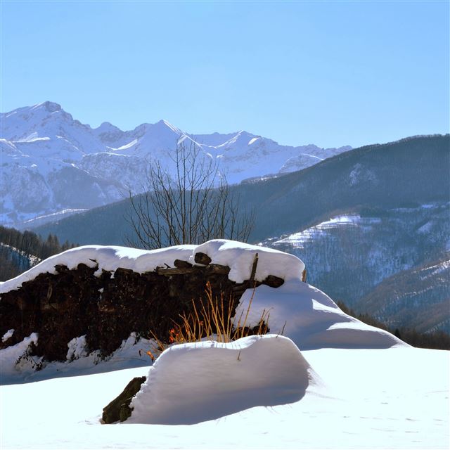 2732x2732 Piedmont Italy Snow Snowdrifts Winter Look Mountains Clearly -  iPad Pro Wallpaper