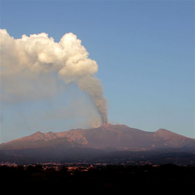 2732x2732 Volcano Mount Etna Sicily Magnitude Earthquake Northern California - landscape iPad Pro Wallpaper