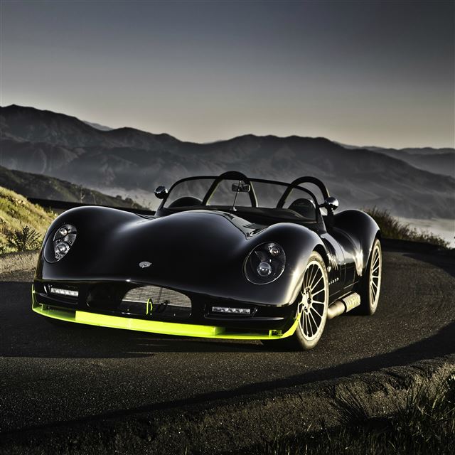 2732x2732 Lucra LC470 R Black Traffic Road -  iPad Pro Wallpaper