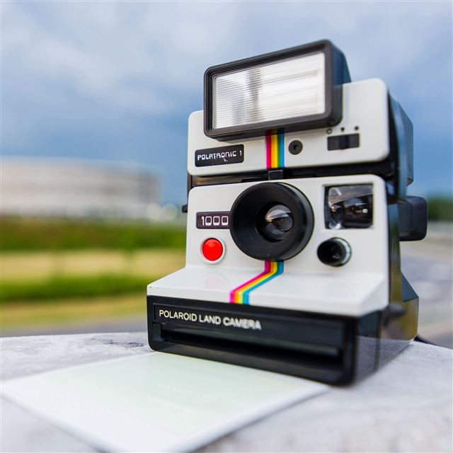 2732x2732 Polaroid Camera Retro Style -  iPad Pro Wallpaper