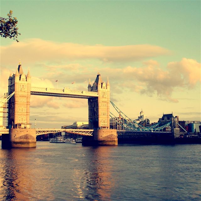 2732x2732 London bridge - gray iPad Pro Wallpaper
