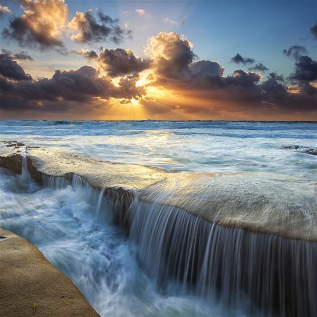 2732x2732 Ocean coast waves current - gray iPad Pro Wallpaper