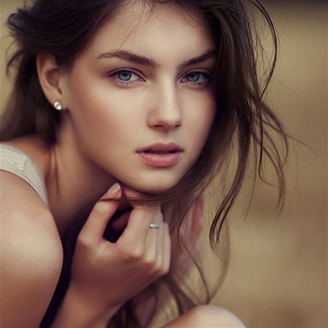 2732x2732 green eyed charm -  iPad Pro Wallpaper
