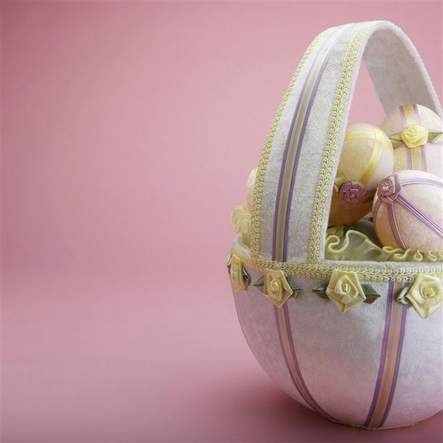 2732x2732 Easter holiday basket eggs flowers beauty background -  iPad Pro Wallpaper