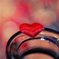 Heart glass light iPad Pro wallpaper
