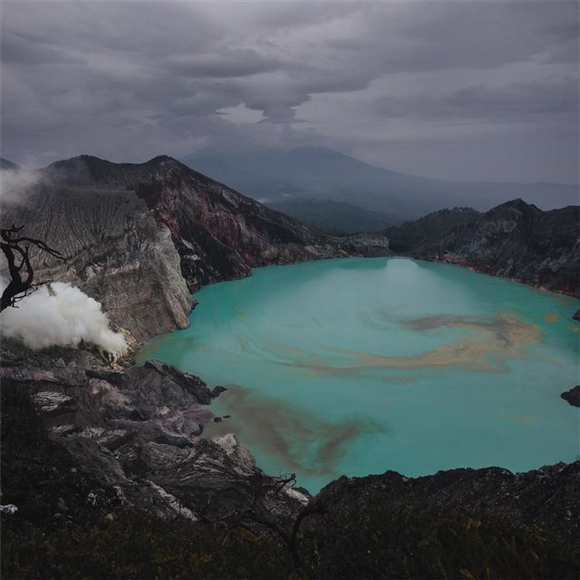 2732x2732 lake in middle of mountains 5k - 4k iPad Pro Wallpaper