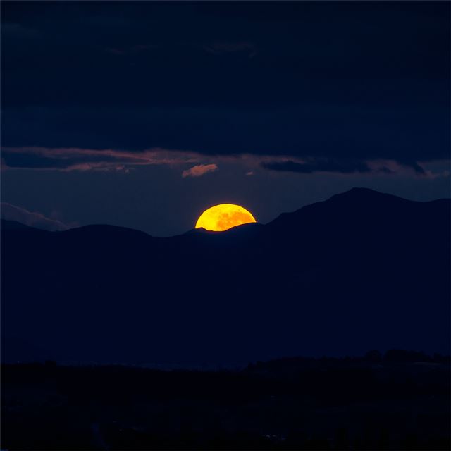 1024x1024 morning moonset 4k - moon iPad Wallpaper