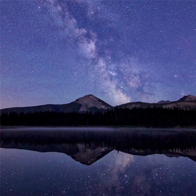 1024x1024 reflections of stars on sea 8k - mountains iPad Wallpaper
