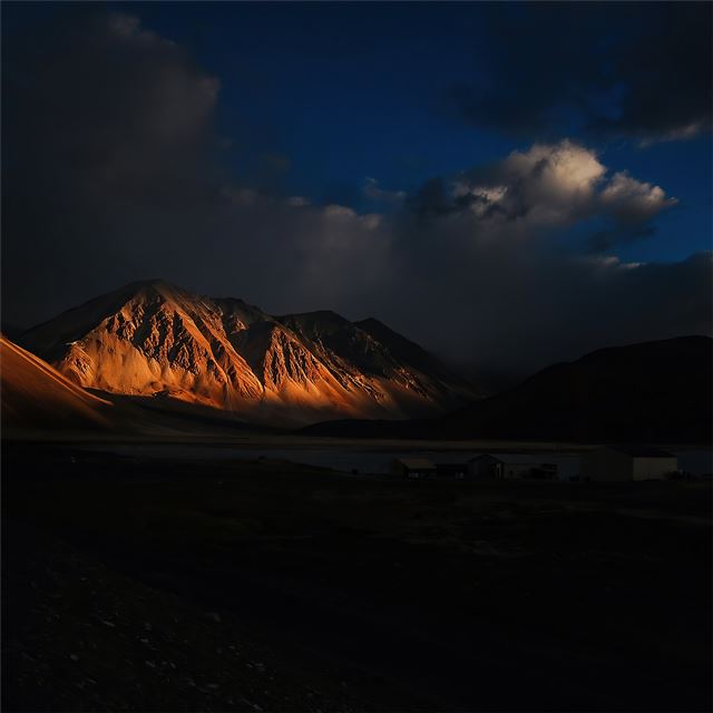 1024x1024 a mountain range at night 4k -  iPad Wallpaper