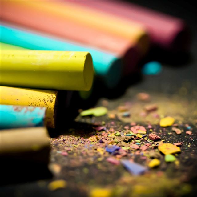 1024x1024 Colored chalk - colored iPad Wallpaper
