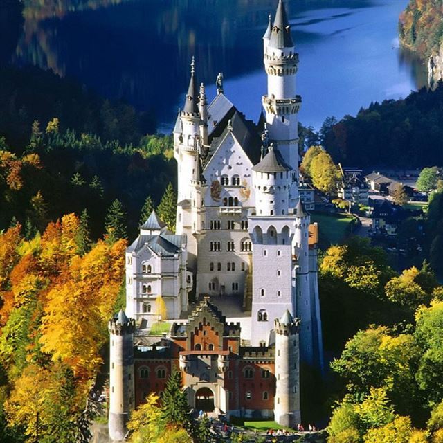 1024x1024 Castle Netherlands - cyan iPad Wallpaper