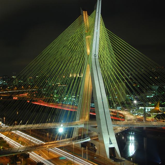 1024x1024 Octavio Frias De Oliveira Bridge - light iPad Wallpaper