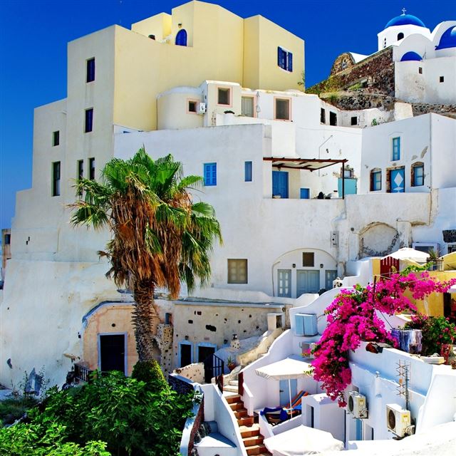 1024x1024 Santorini Oia - house iPad Wallpaper