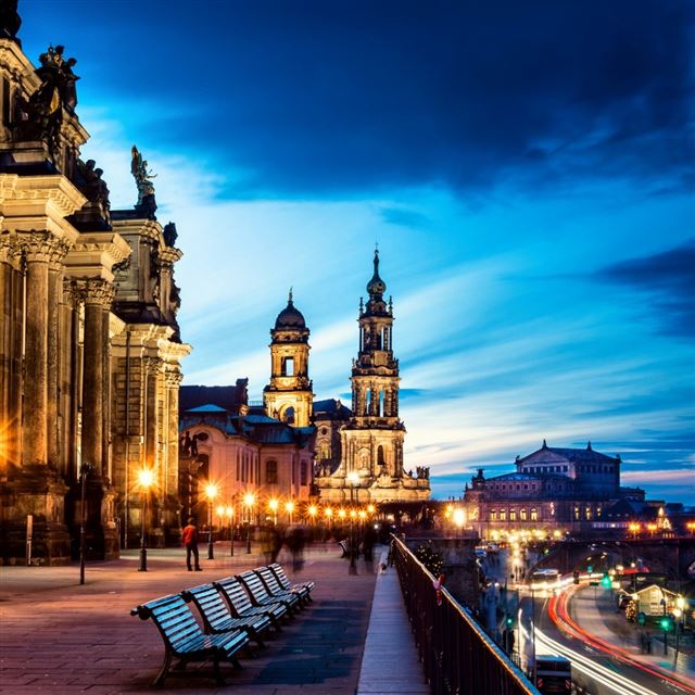 1024x1024 Altstadt Dresden - chair iPad Wallpaper