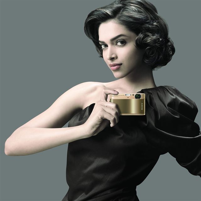1024x1024 Deepika Padukone Sony - girl iPad Wallpaper