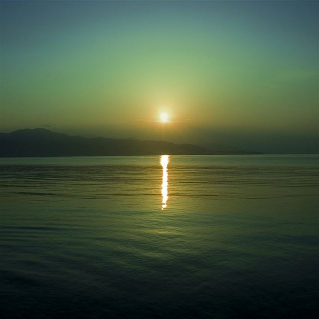 1024x1024 Sun reflection sunset - reflection iPad Wallpaper