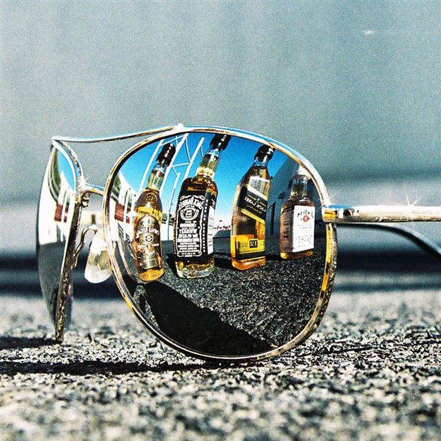1024x1024 Sunglasses 2 - road iPad Wallpaper