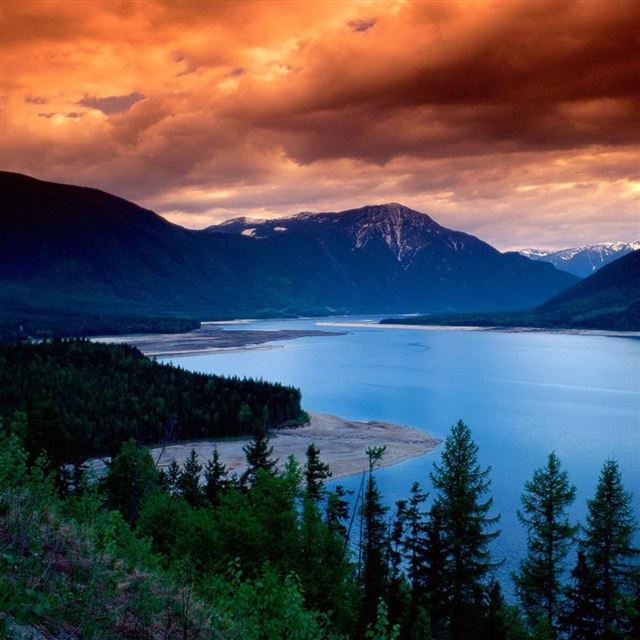 1024x1024 British Columbia - scenery iPad Wallpaper