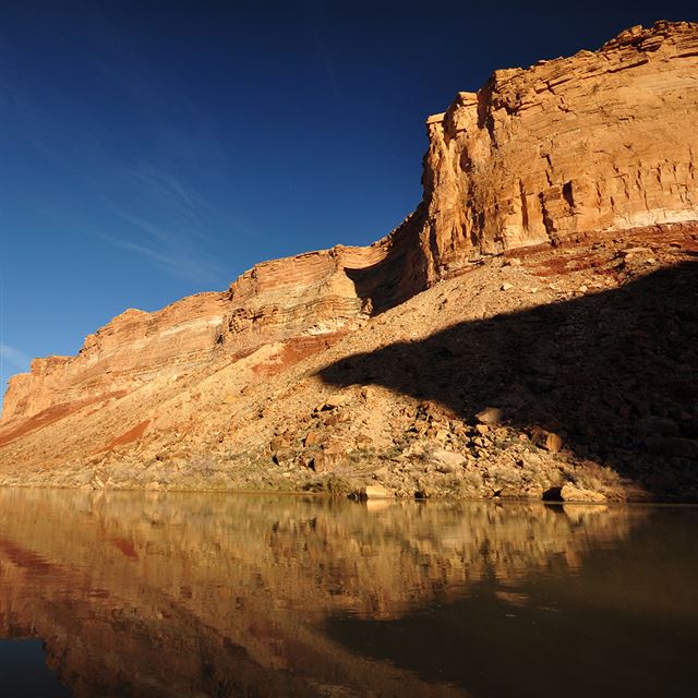 1024x1024 Rocky Hills - reflection iPad Wallpaper
