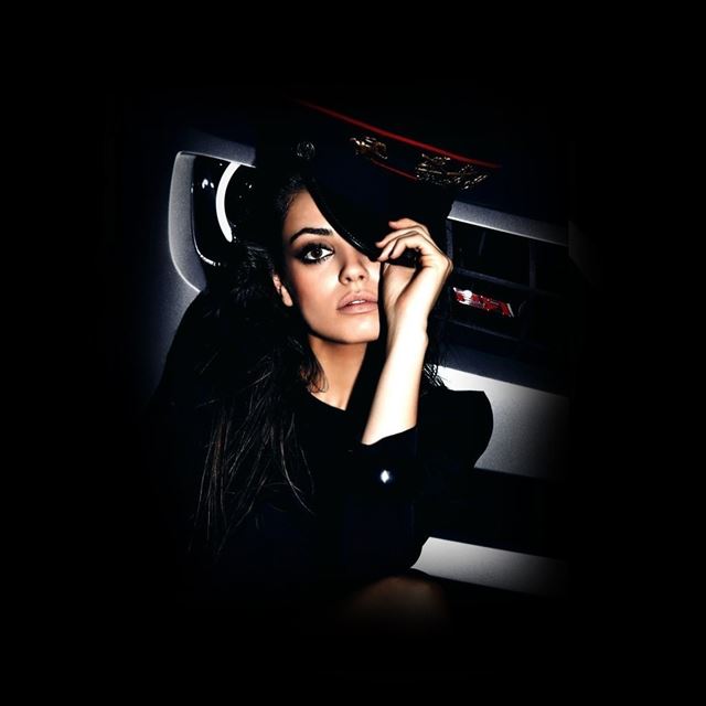 1024x1024 Mila Kunis Look - relax iPad Wallpaper