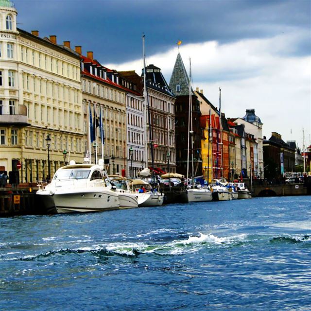 1024x1024 Copenhagen - house iPad Wallpaper