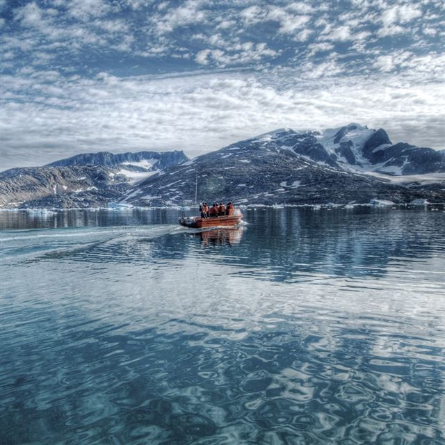 1024x1024 Arctic Sea, Eastern Greenland - snow iPad Wallpaper