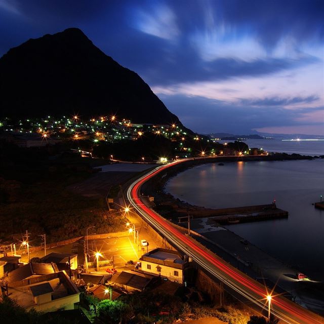 1024x1024 City by The Sea - house iPad Wallpaper