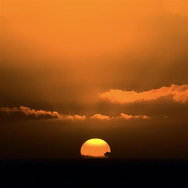 1024x1024 Rising Sun - orange iPad Wallpaper