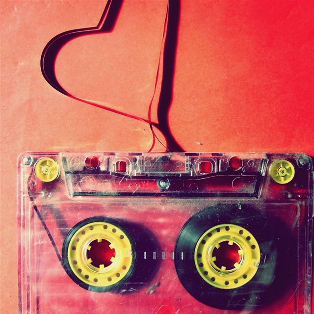1024x1024 Love cassette -  iPad Wallpaper