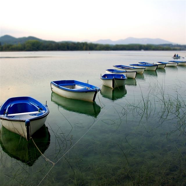 1024x1024 Boat - landscape iPad Wallpaper