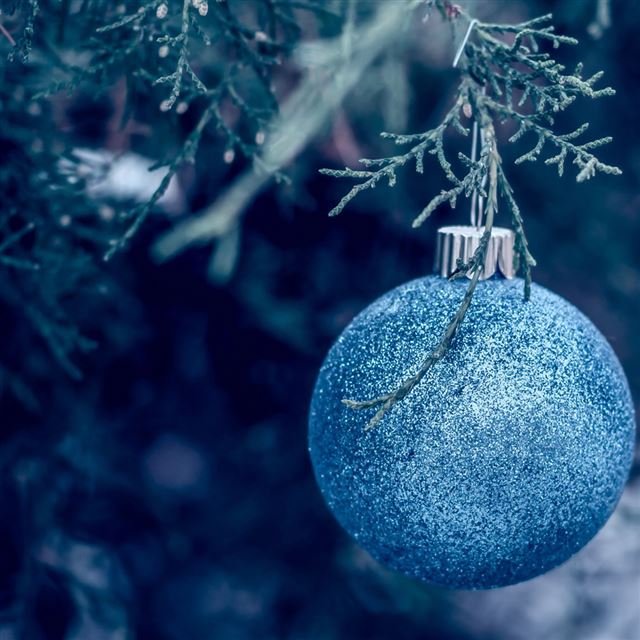 1024x1024 Christmas - ball iPad Wallpaper
