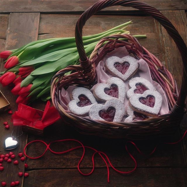 1024x1024 Love Heart Liver Basket - basket iPad Wallpaper