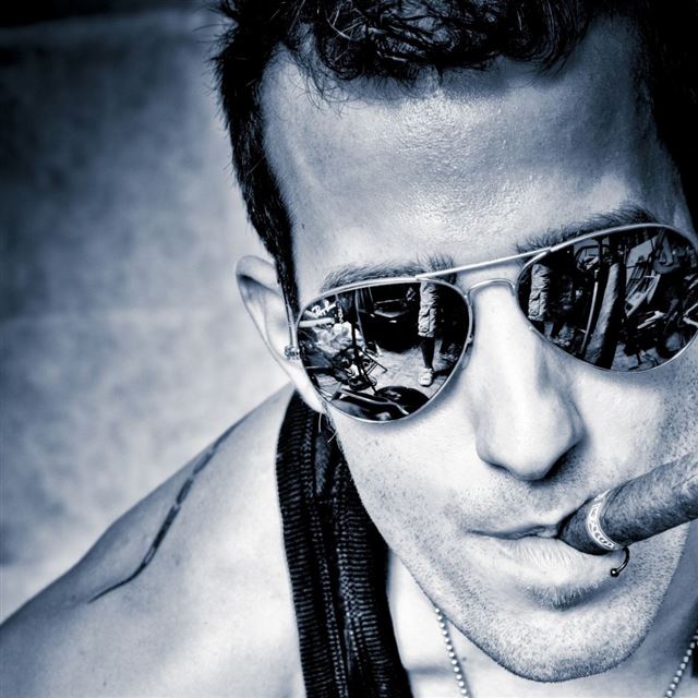 1024x1024 Man Guy Glasses Aviators Cigar Face - glasses iPad Wallpaper