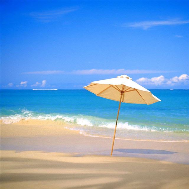 1024x1024 Umbrella in Beach - ocean iPad Wallpaper
