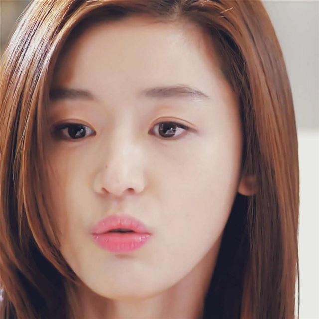 1024x1024 Jun Ji Hyun  - star iPad Wallpaper