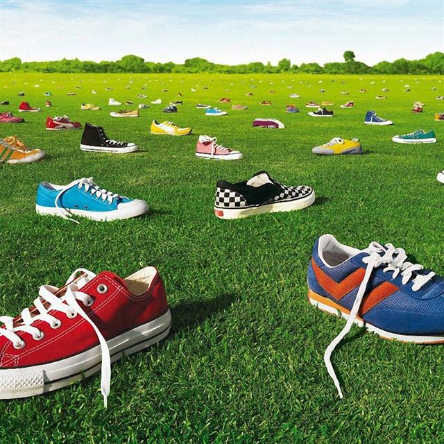 1024x1024 Field of Shoes - grass iPad Wallpaper